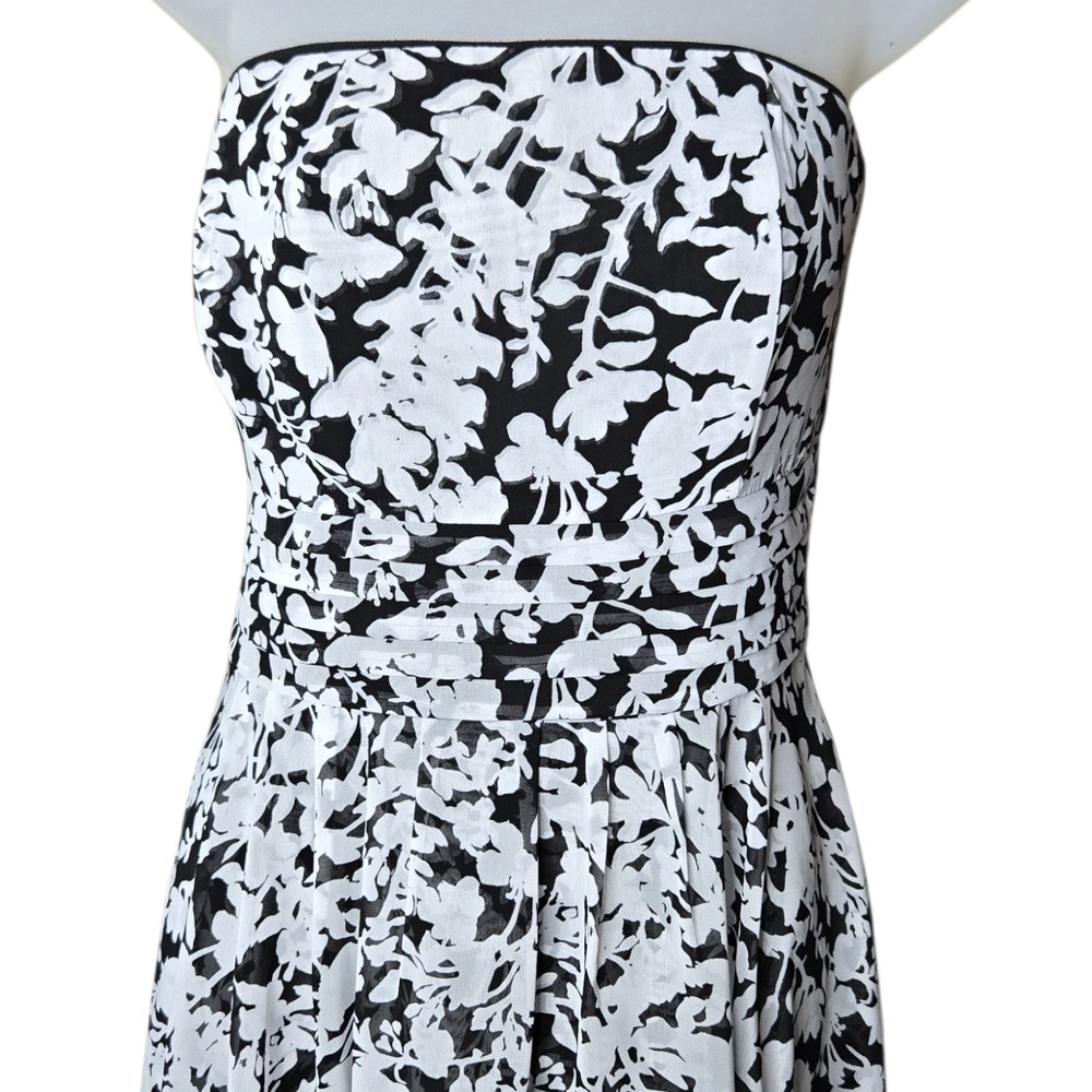 White House Black Market Black and White Strapless Floral Dress - Picture 2 of 9